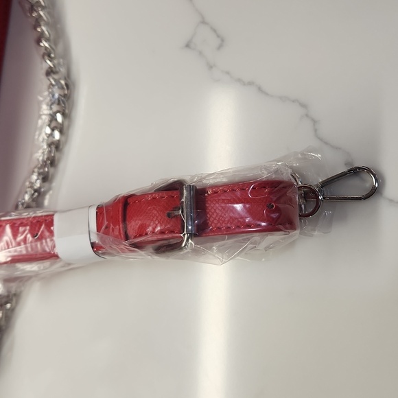 Badgley Mischka Red Shoulder Bag with Silver Chain - Picture 8 of 8